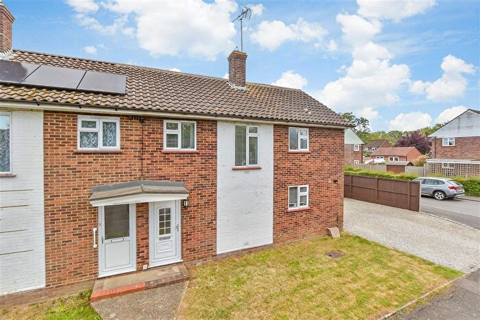 3 Bedroom Semi Detached House For Sale In Greenside, High Halden, Ashford, Kent, TN26