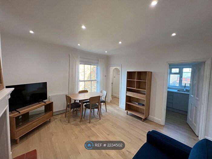 2 Bedroom Flat To Rent In Oxford Road North, London, W4