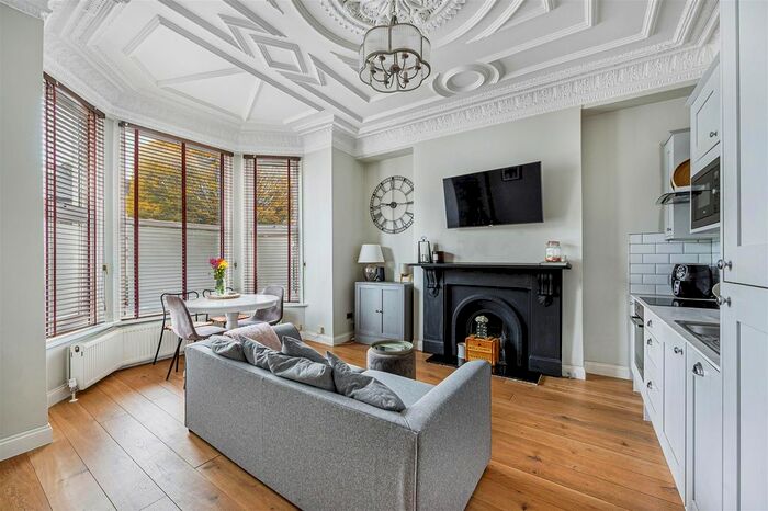 2 Bedroom Flat For Sale In Larden Road, Acton, London, W3