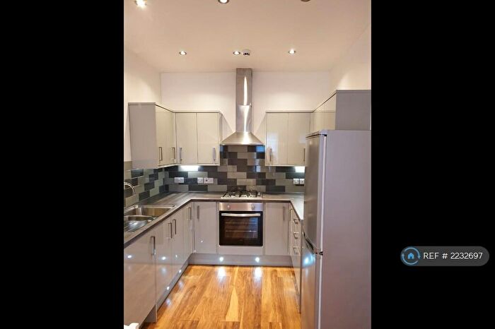 2 Bedroom Flat To Rent In Ashley House, Bristol, BS2