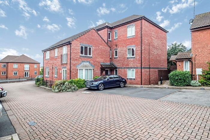 2 Bedroom Flat For Sale In Badgers Retreat, Leamington Spa, CV31
