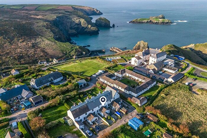 3 Bedroom Terraced House For Sale In Cottage With Sea Views, Mullion Cove, TR12