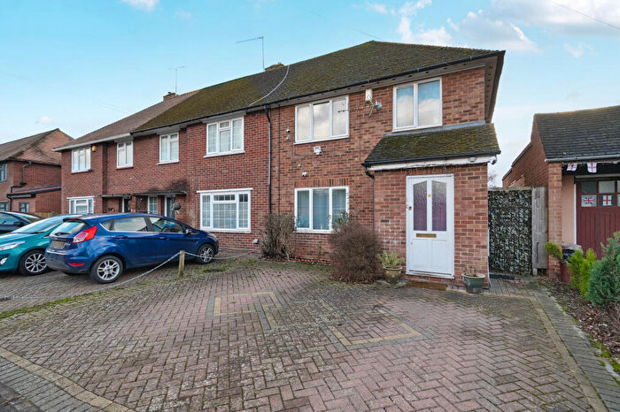 3 Bedroom End Of Terrace House For Sale In Dedworth Drive, Windsor, SL4