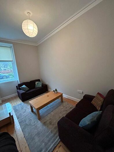3 Bedroom Flat To Rent In Murieston Crescent, Edinburgh, EH11