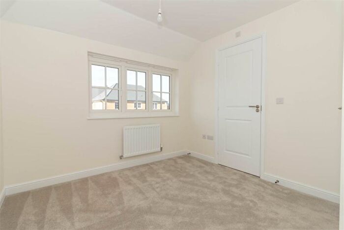 2 Bedroom End Of Terrace House To Rent In Fennel Drive, Chichester, PO20
