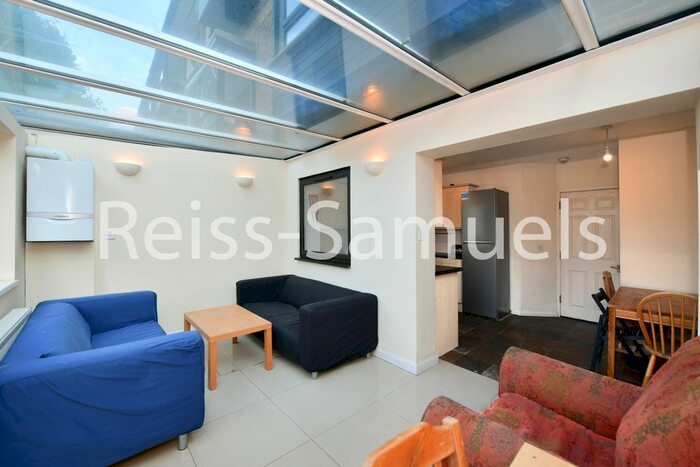 5 Bedroom Town House To Rent In Ironmongers Place, Isle Of Dogs, Canary Wharf, London E14