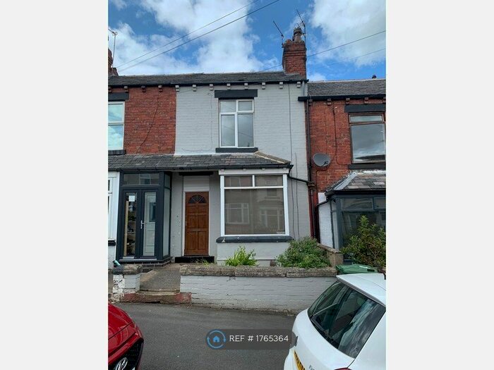 2 Bedroom Terraced House To Rent In Springfield Mount, Leeds, LS18