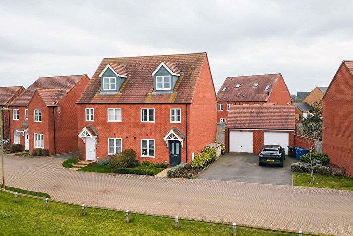 3 Bedroom Semi-Detached House For Sale In Field View, Bodicote, OX15
