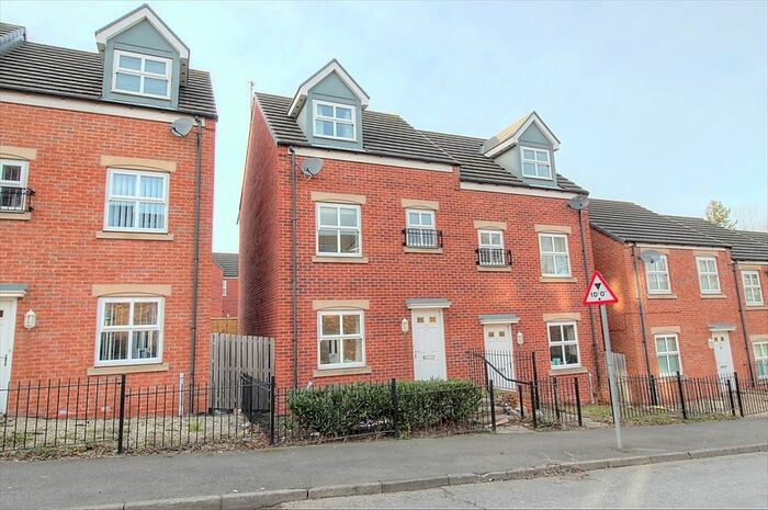 3 Bedroom Semi-Detached House To Rent In Churchill Road, Gateshead NE8