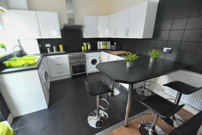 5 Bedroom House To Rent In Monthermer Road, Cathays, Cardiff, CF24