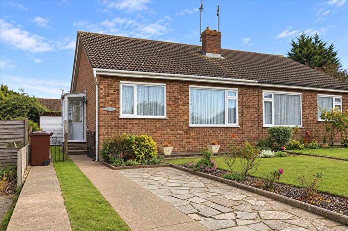 2 Bedroom Bungalow For Sale In Pinewood Close, Great Clacton, CO15