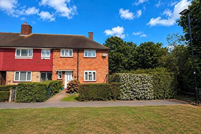 3 Bedroom End Of Terrace House For Sale In Cygnet Avenue, Feltham, Middlesex, TW14