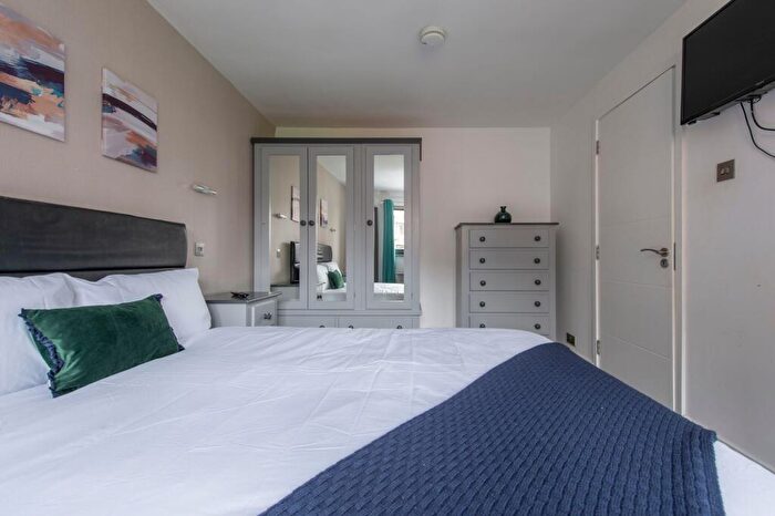 4 Bedroom House To Rent In Radnor Road, London, SE15