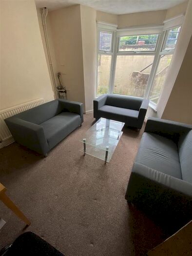 6 Bedroom Terraced House To Rent In Broadway, Treforest, CF37