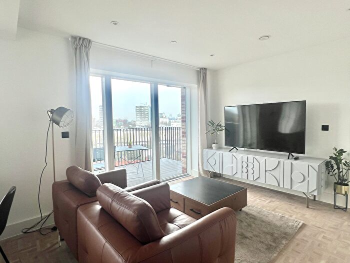 2 Bedroom Flat To Rent In Danvers Avenue, SW11
