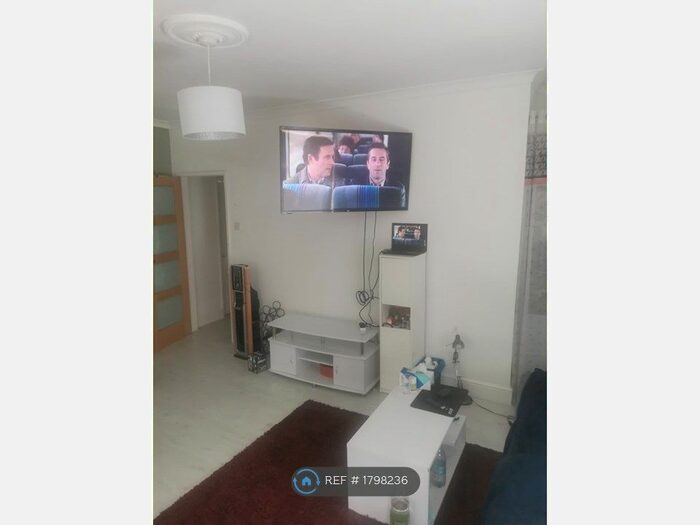 2 Bedroom Flat To Rent In Fairoak Avenue, Newport, NP19