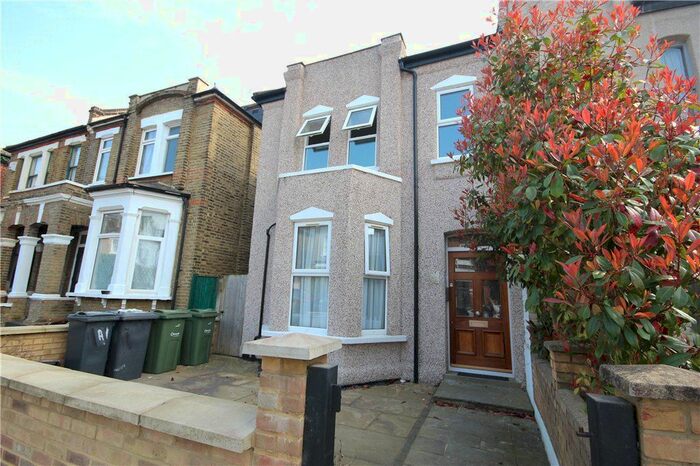 2 Bedroom Flat To Rent In Barrow Road, London, SW16