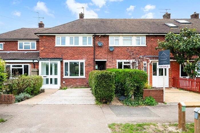 3 Bedroom House For Sale In Bletchingley Close, Merstham, Redhill, RH1