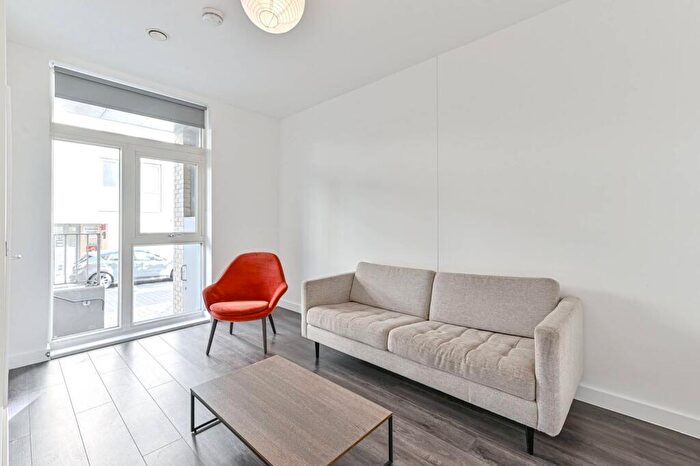 3 Bedroom Flat To Rent In Batavia Road, New Cross, London, SE14