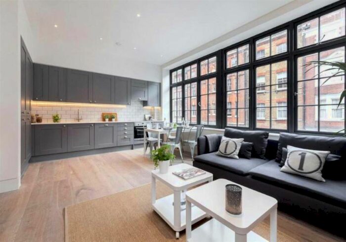 2 Bedroom Chalet To Rent In Fitzrovia, London, W1W