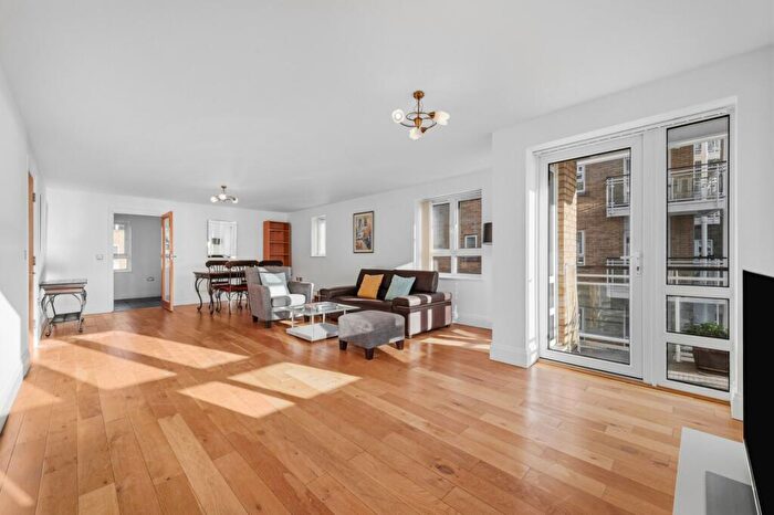 3 Bedroom Flat To Rent In St. Davids Square, Cubitt Town, E14