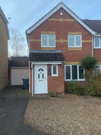 3 Bedroom Semi-Detached House To Rent In Melton Drive, Norwich, NR8