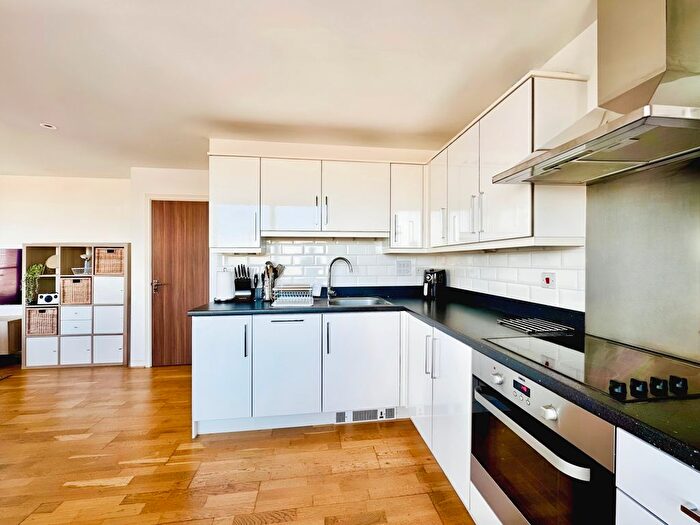 1 Bedroom Flat For Sale In Ealing Road, Brentford, TW8