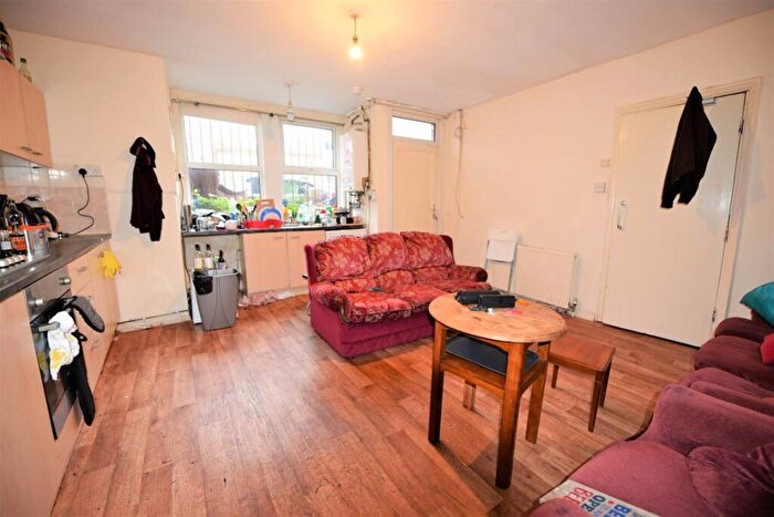 3 Bedroom House To Rent In Wrangthorne Place, LS6