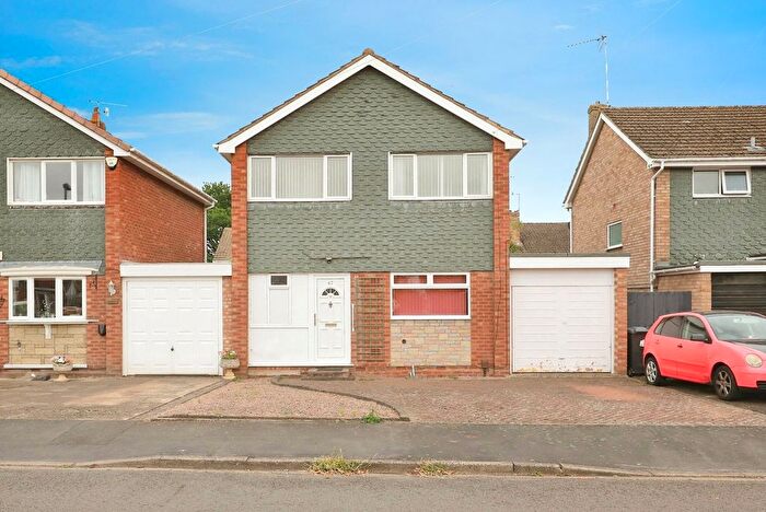 3 Bedroom Link Detached House For Sale In Audley Drive, Kidderminster, DY11