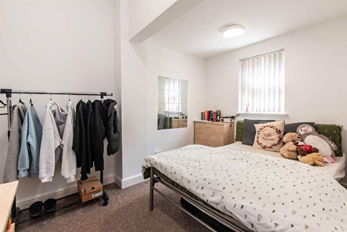 3 Bedroom Apartment To Rent In Noel Street, NG7