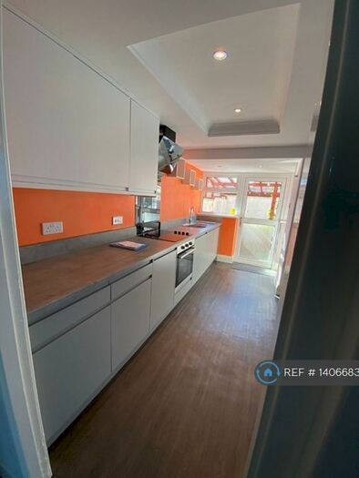 3 Bedroom End Of Terrace House To Rent In Fir Grove, Blackpool, FY1