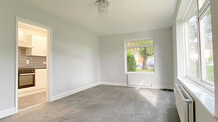 2 Bedroom Flat To Rent In Stonehurst Road - Quiet Location, BN13