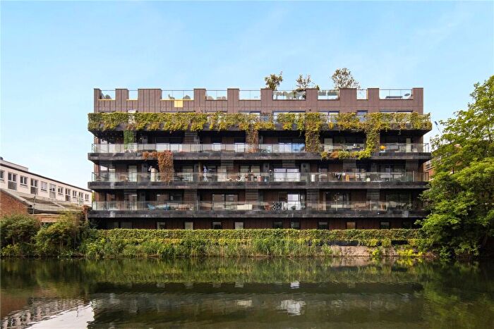 2 Bedroom Flat To Rent In Orsman Road, Hackney, London, N1