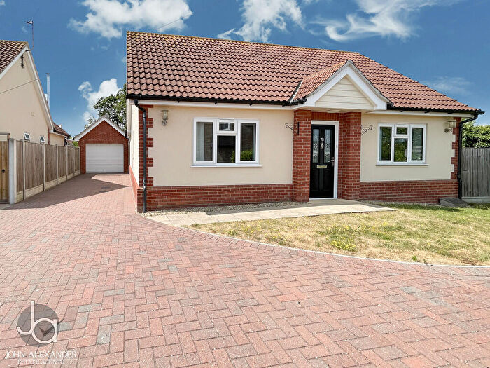 3 Bedroom Detached Bungalow For Sale In Seldon Road, Tiptree, Colchester, CO5