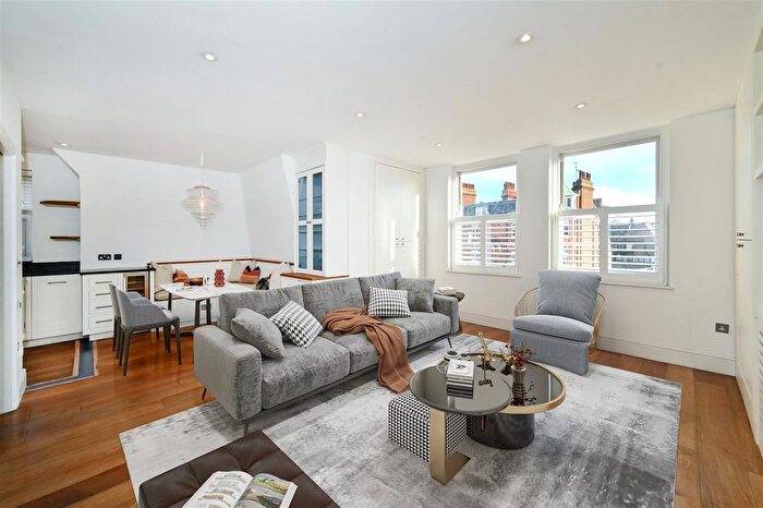 2 Bedroom Flat For Sale In Draycott Place, Chelsea, SW3