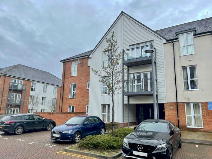 2 Bedroom Apartment To Rent In Holmbush Mews, Faygate, Horsham, RH12