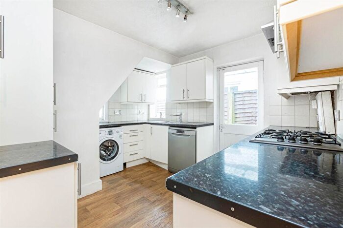 1 Bedroom Flat For Sale In White Hart Lane, Barnes, London, SW13