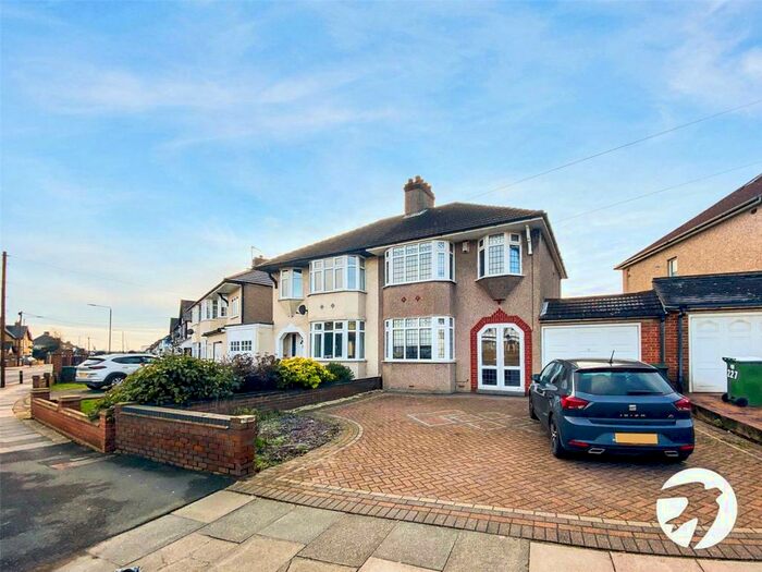 3 Bedroom Semi-Detached House To Rent In Brampton Road, Bexleyheath, DA7