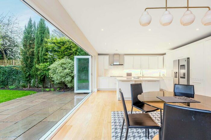 5 Bedroom Detached House To Rent In West Temple Sheen, East Sheen, London, SW14