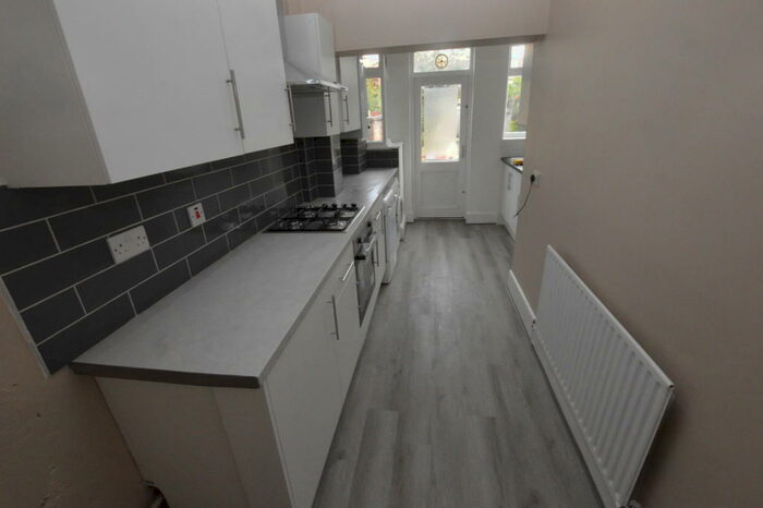 4 Bedroom End Of Terrace House To Rent In Blackhorse Lane, Croydon, CR0