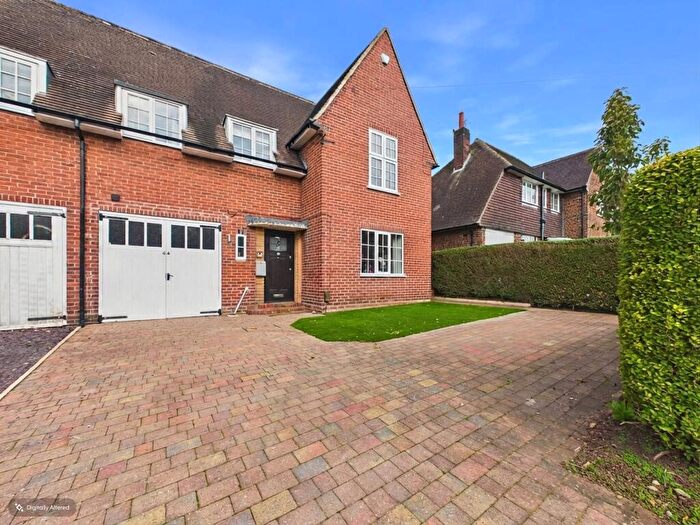 5 Bedroom Semi-Detached House For Sale In Barnfield, Penkhull, Stoke On Trent, ST4