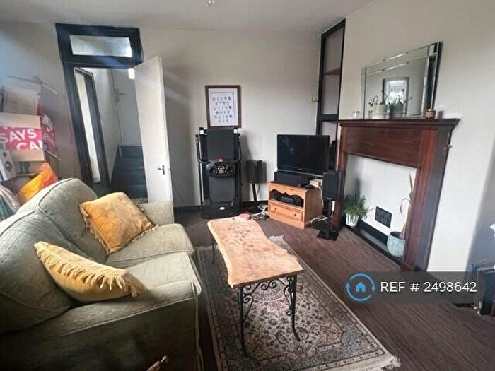 1 Bedroom Flat To Rent In Stonegate Road, Leeds, LS6