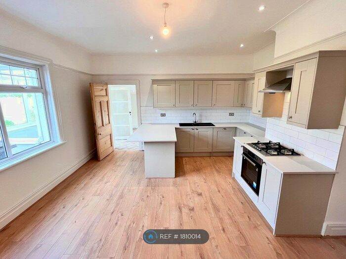 3 Bedroom Bungalow To Rent In Orms Way, Formby, Liverpool, L37