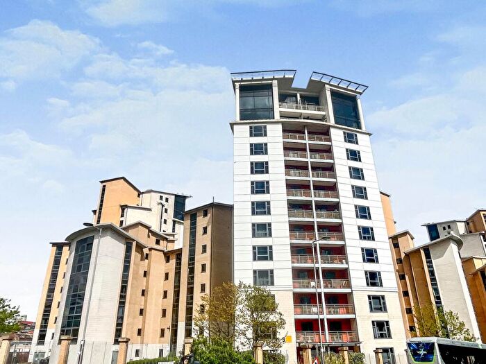 3 Bedroom Apartment For Sale In Baltic Quay, Mill Road, Gateshead, Gateshead, NE8
