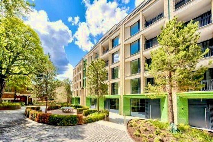1 Bedroom Flat To Rent In Cluny Mews, Earls Court, London, SW5
