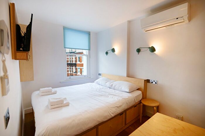 Studio To Rent In Philbeach Gardens, Earls Court, London, SW5