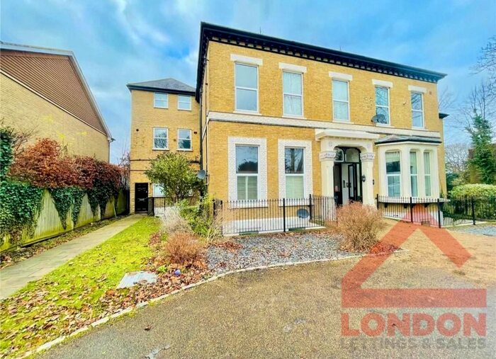 3 Bedroom Flat To Rent In Haling Park Road, South Croydon, CR2