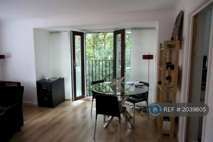 2 Bedroom Flat To Rent In Zodiac House, London, E3