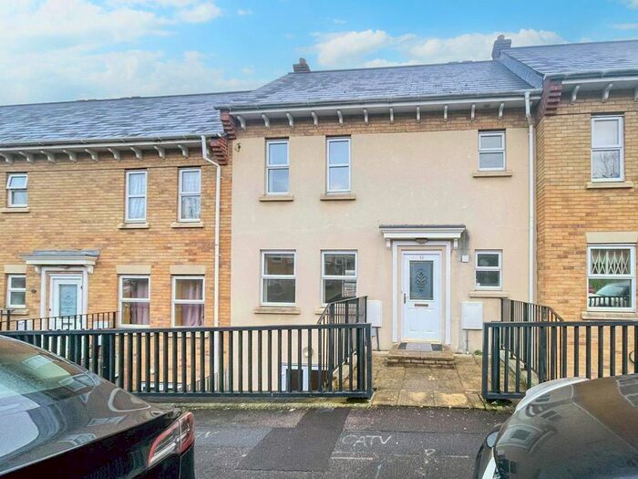 4 Bedroom Property To Rent In Christopher Road, Chatham, ME4