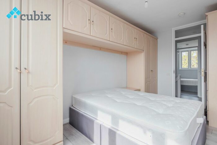 3 Bedroom Maisonette To Rent In Amina Way, London, SE16